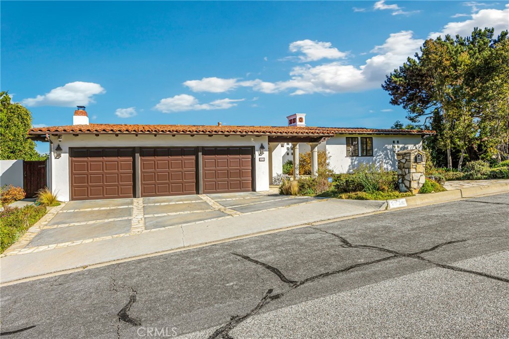2035 Vía Visalia, Palos Verdes Estates, CA 90274 Compass