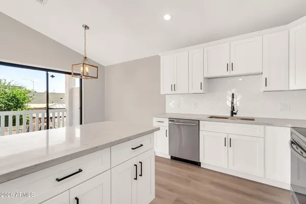 $449,000 | 921 South Val Vista Drive, Unit 41, Mesa, AZ 85204