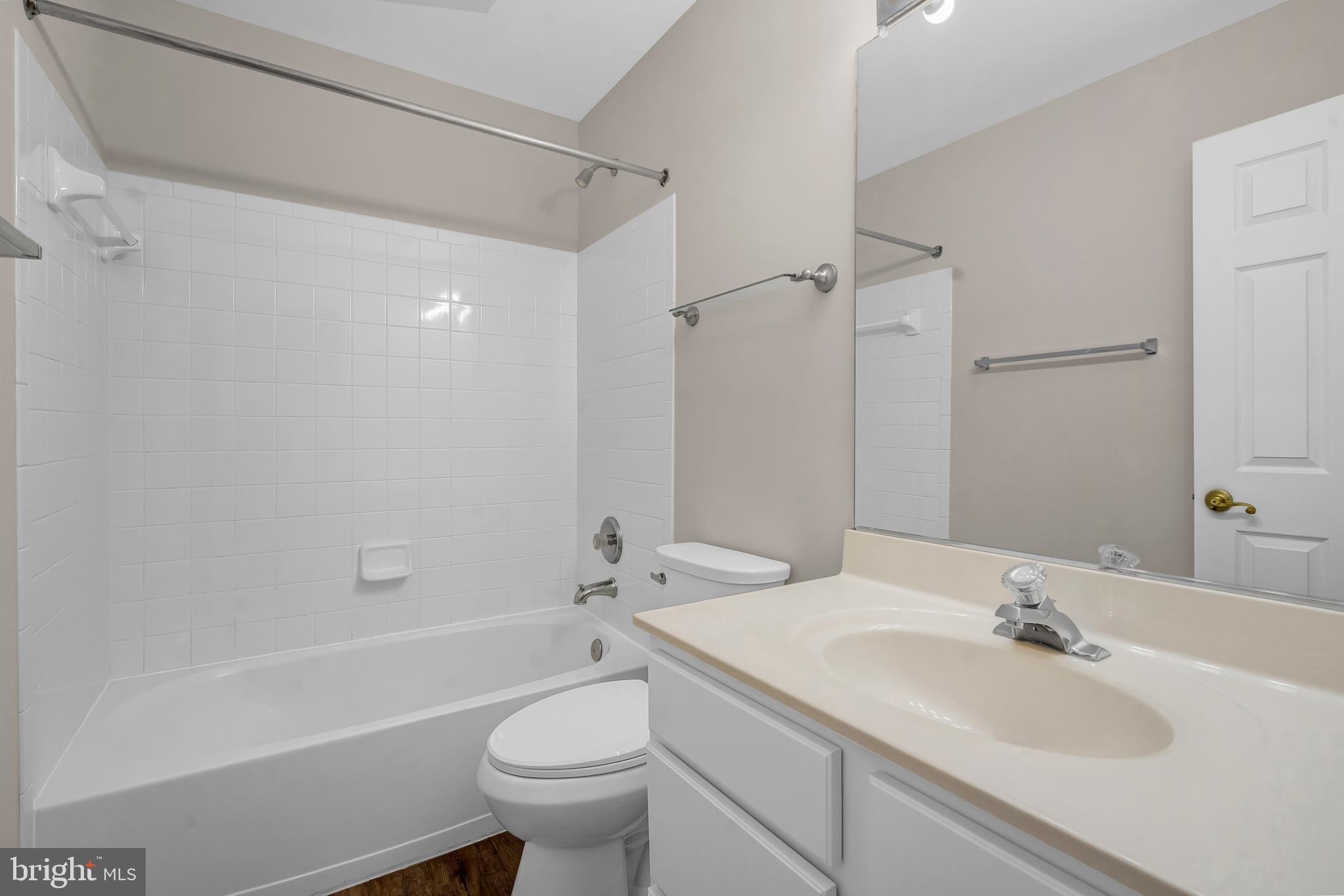 47392 Victoria Falls Square Sterling, VA 20165 - Photo 17 of 52 Upper Level Hall Bath