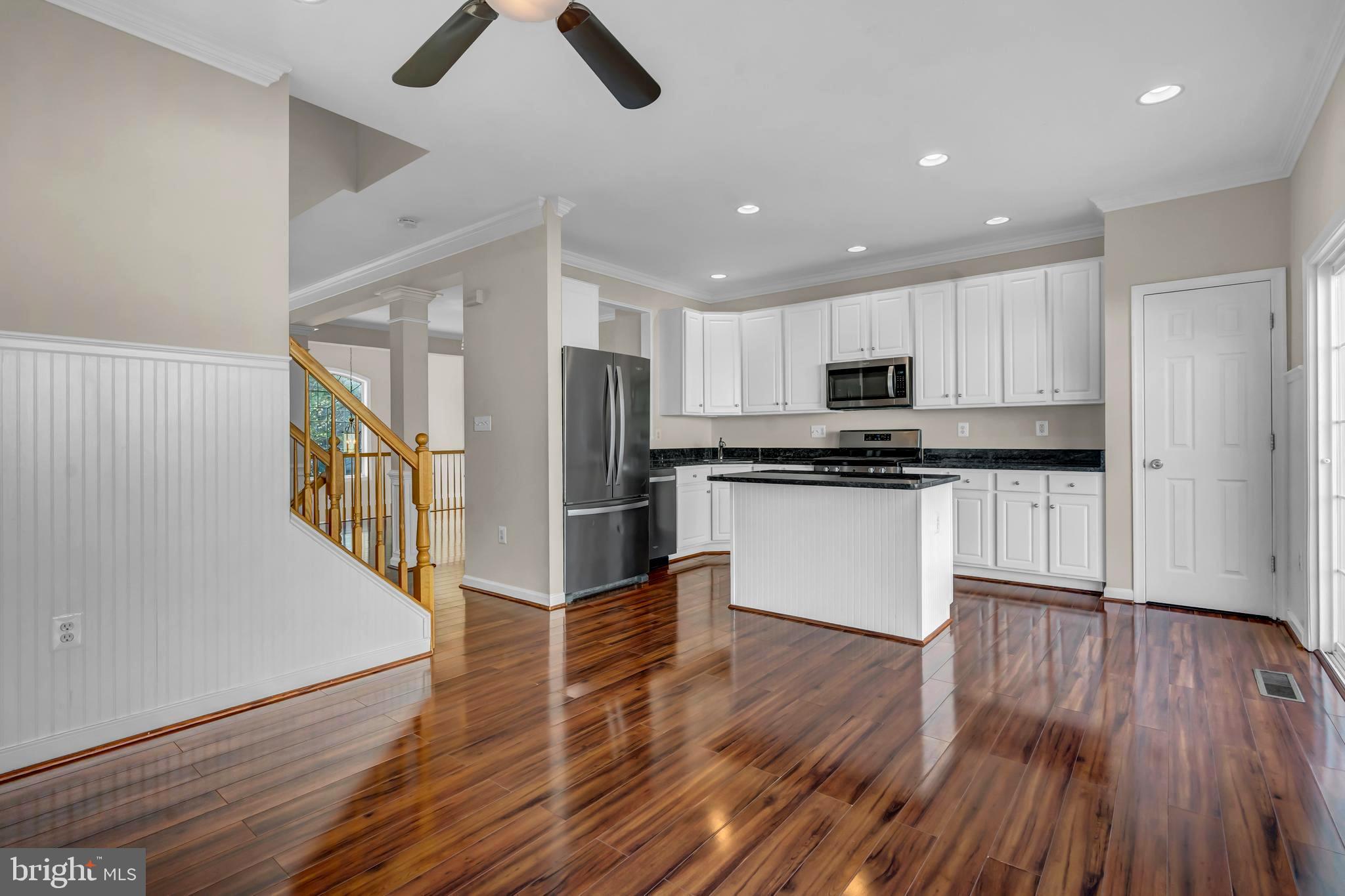 47392 Victoria Falls Square Sterling, VA 20165 - Photo 2 of 52 Kitchen