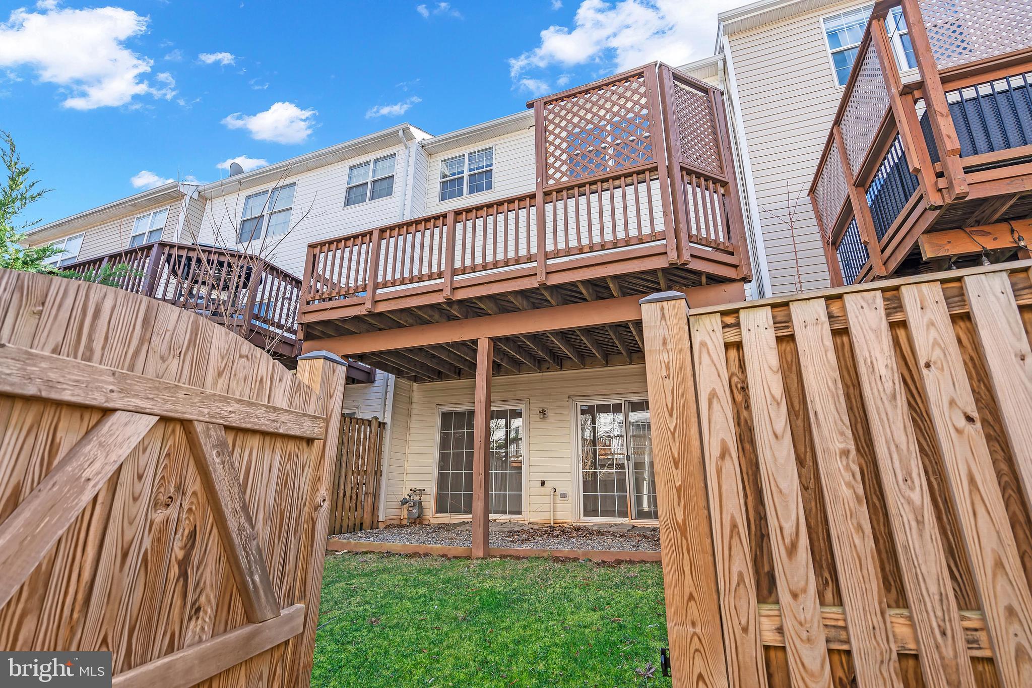 47392 Victoria Falls Square Sterling, VA 20165 - Photo 38 of 52 Yard