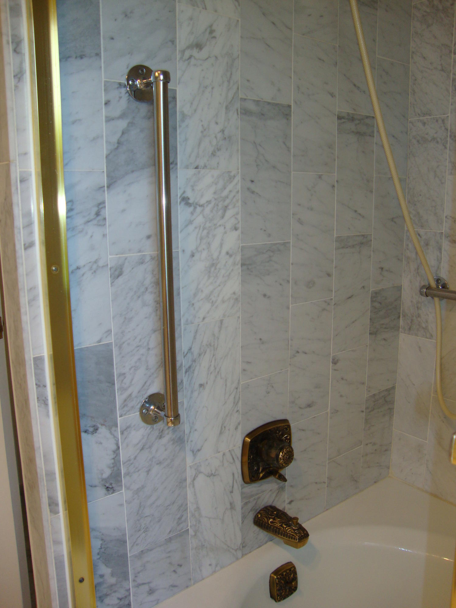 2679 South Ocean Boulevard, Unit 2B Boca Raton, FL 33432 - Photo 17 of 42 a bathroom with a sink