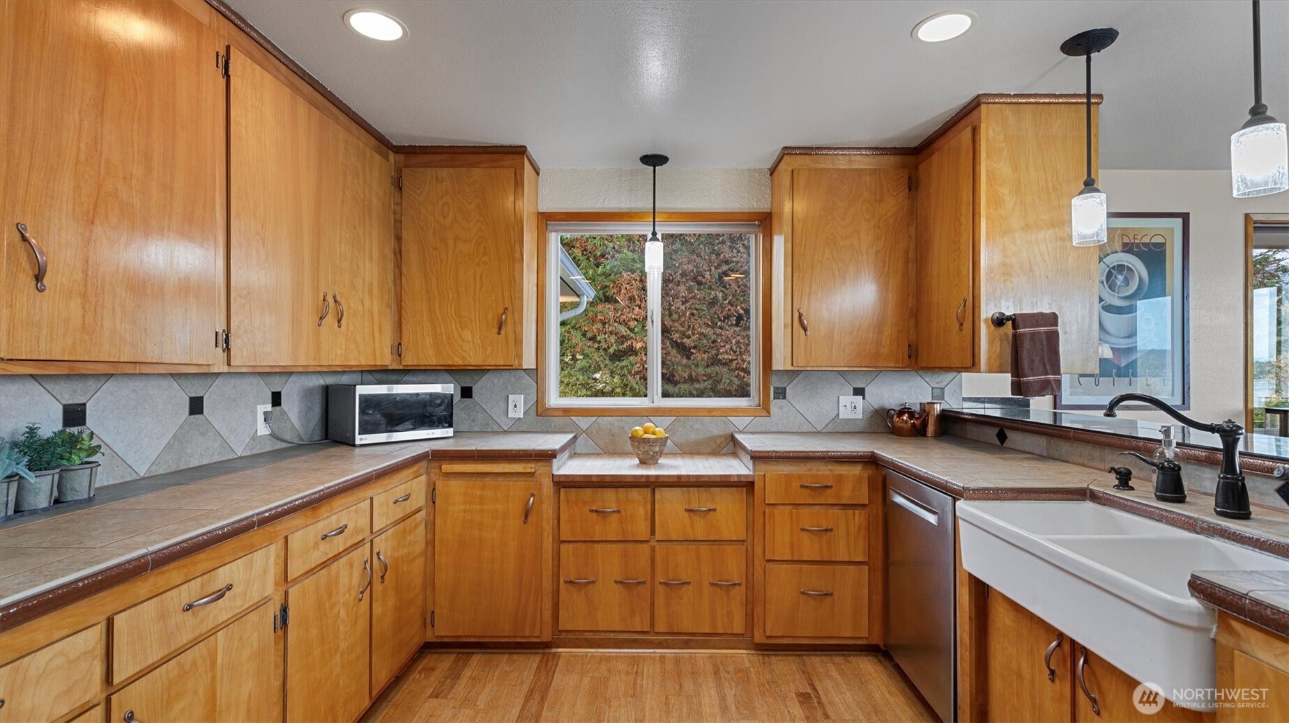 5011 Bakerview Road Oak Harbor, WA 98277 - Photo 21 of 38 Gallery Image 21