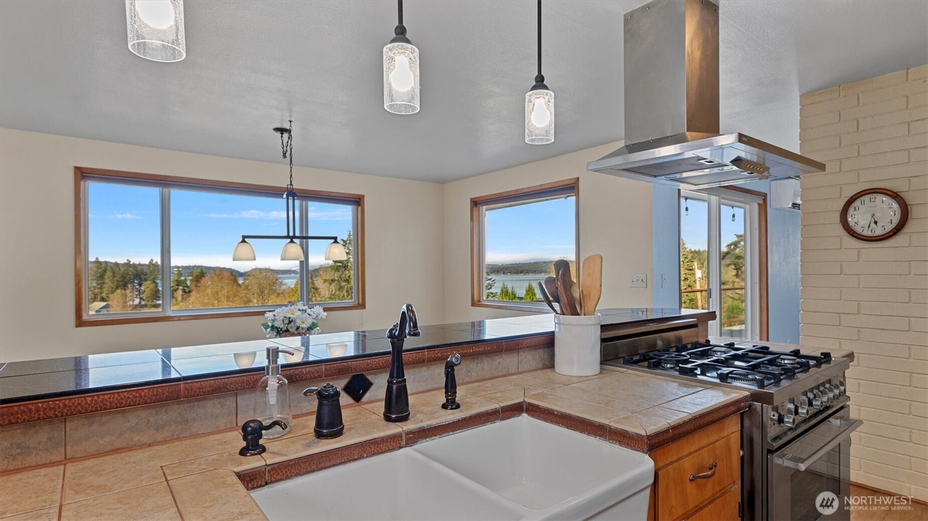 5011 Bakerview Road Oak Harbor, WA 98277 - Photo 22 of 38 Gallery Image 22