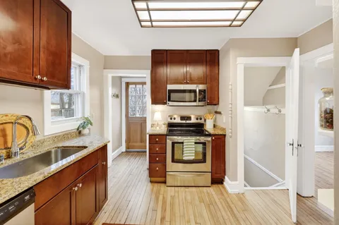 $379,900 | 2737 Union Street, Madison, WI 53704