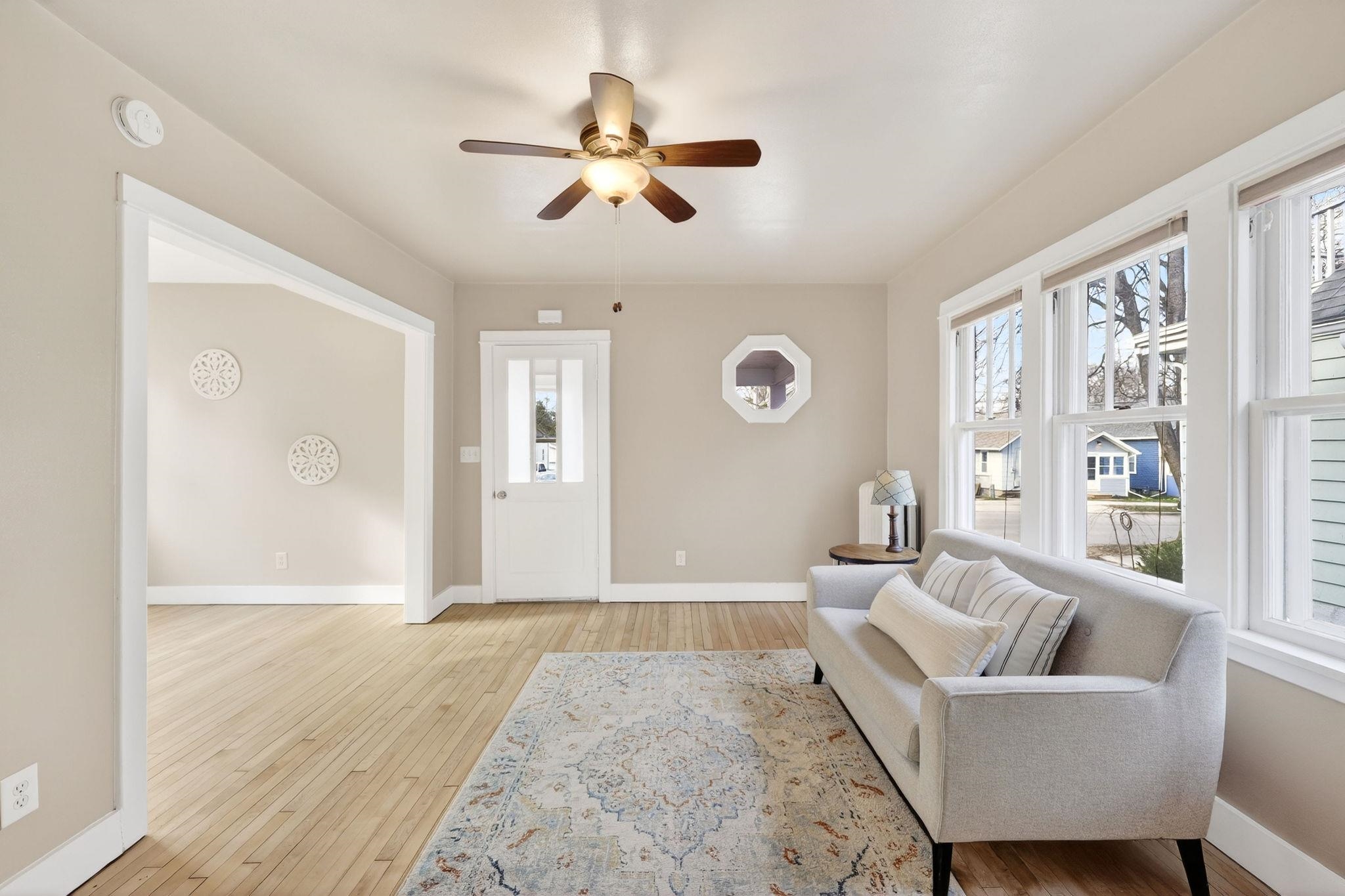 2737 Union Street Madison, WI 53704 - Photo 5 of 39