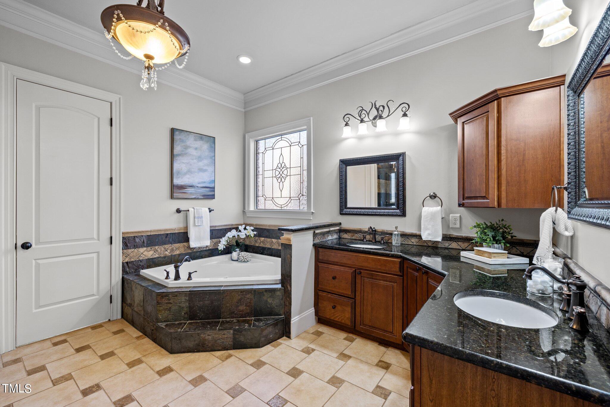 8128 Andrea Lane Raleigh, NC 27613 - Photo 33 of 91 5-web-or-mls-5Z8A5455