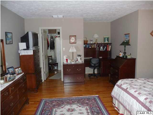 3611 Union Mills Road Troy, VA 22974 - Photo 9 of 31 Master Bedroom towards walk in closet