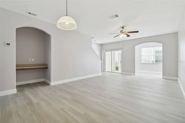 $2,100 | 3430 High Hampton Circle, Tampa, FL 33610