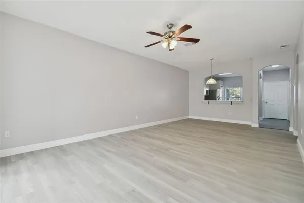 $2,100 | 3430 High Hampton Circle, Tampa, FL 33610