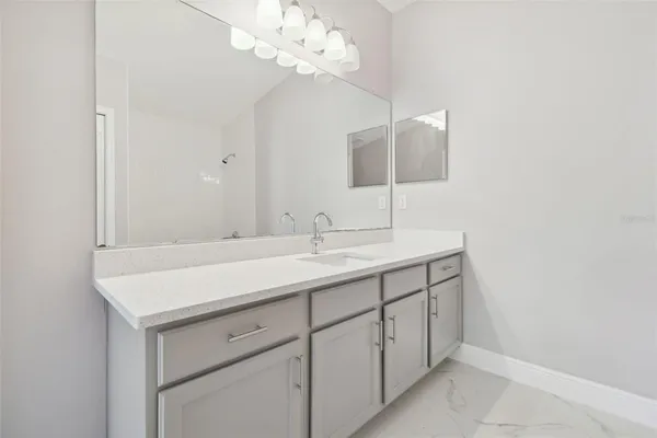 $2,100 | 3430 High Hampton Circle, Tampa, FL 33610