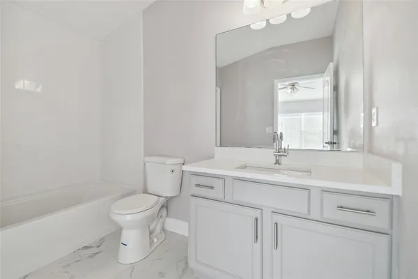 $2,100 | 3430 High Hampton Circle, Tampa, FL 33610