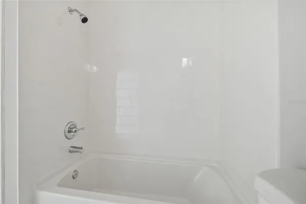 $2,100 | 3430 High Hampton Circle, Tampa, FL 33610