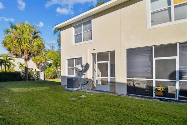 $2,100 | 3430 High Hampton Circle, Tampa, FL 33610