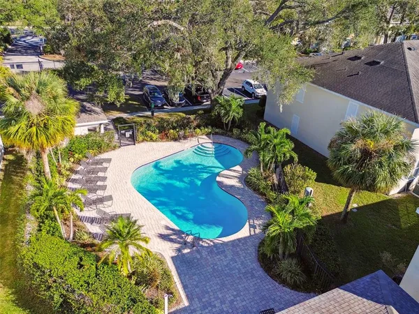$2,100 | 3430 High Hampton Circle, Tampa, FL 33610
