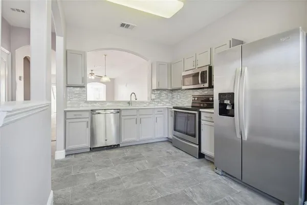 $2,100 | 3430 High Hampton Circle, Tampa, FL 33610