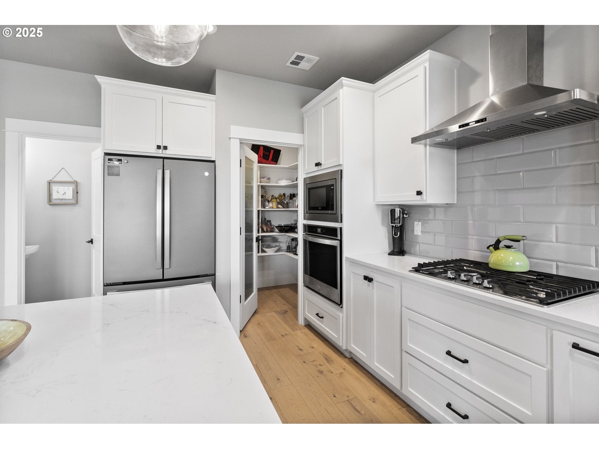 3588 Nestucca Loop Eugene, OR 97408 - Photo 13 of 39 Kitchen