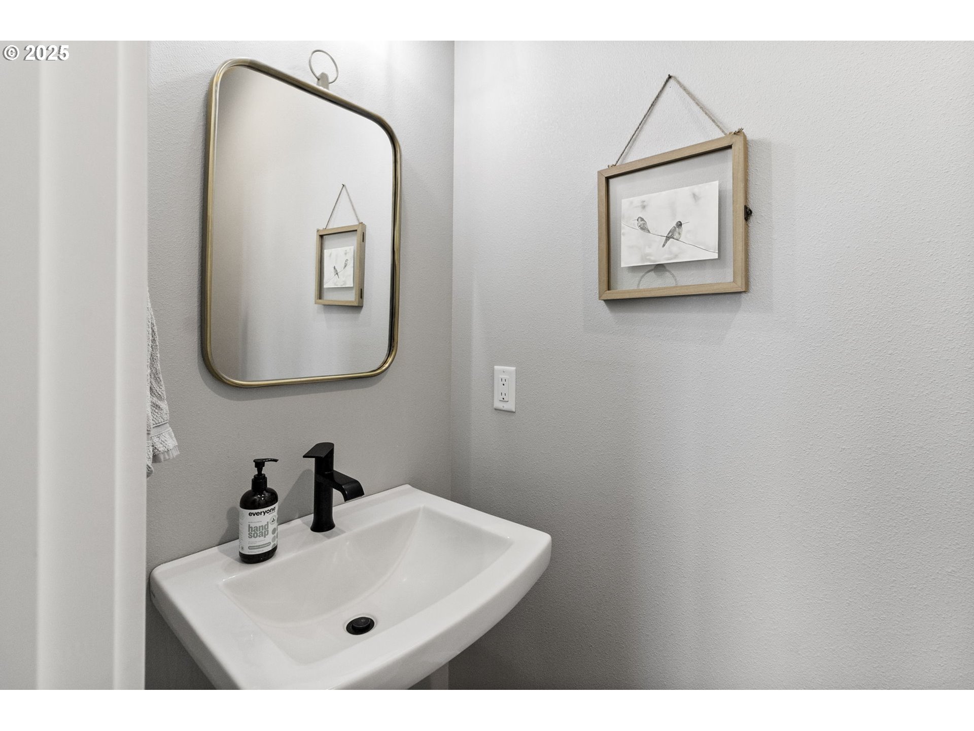 3588 Nestucca Loop Eugene, OR 97408 - Photo 15 of 39 Bathroom