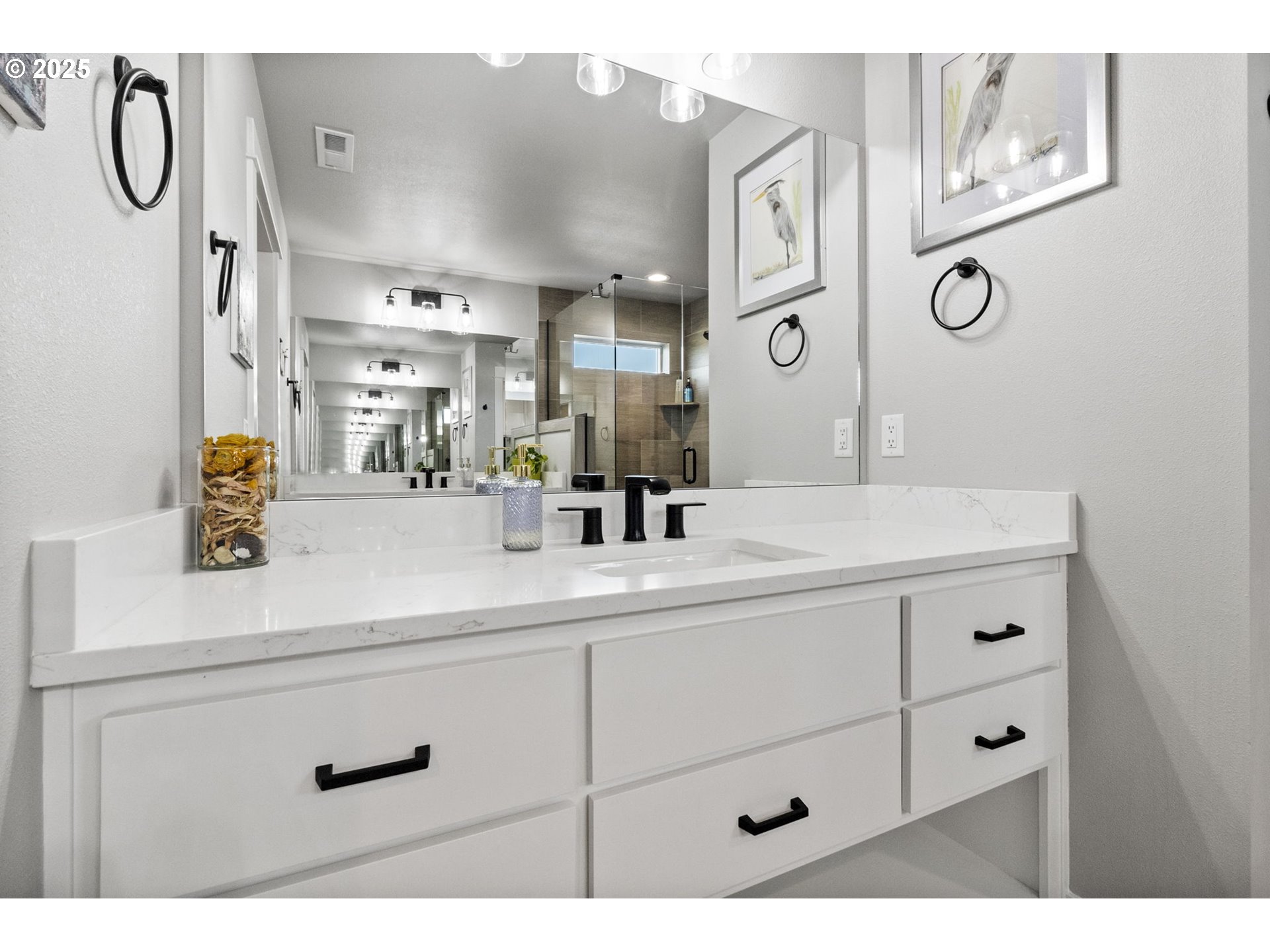 3588 Nestucca Loop Eugene, OR 97408 - Photo 19 of 39 Bathroom