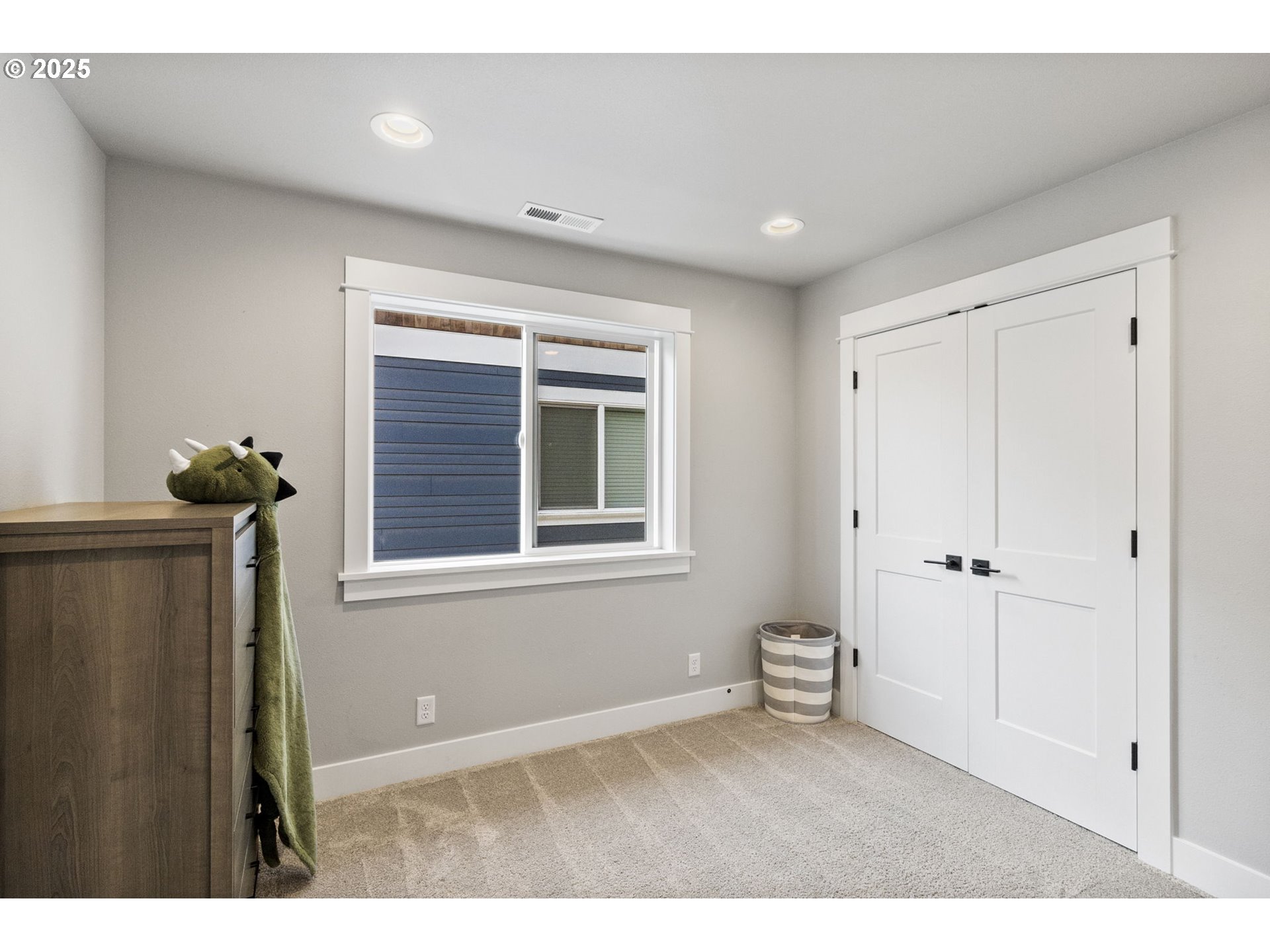 3588 Nestucca Loop Eugene, OR 97408 - Photo 30 of 39 Bedroom