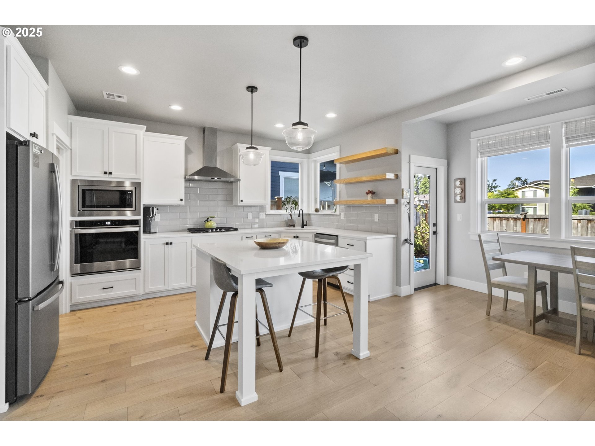 3588 Nestucca Loop Eugene, OR 97408 - Photo 8 of 39 Dining Area