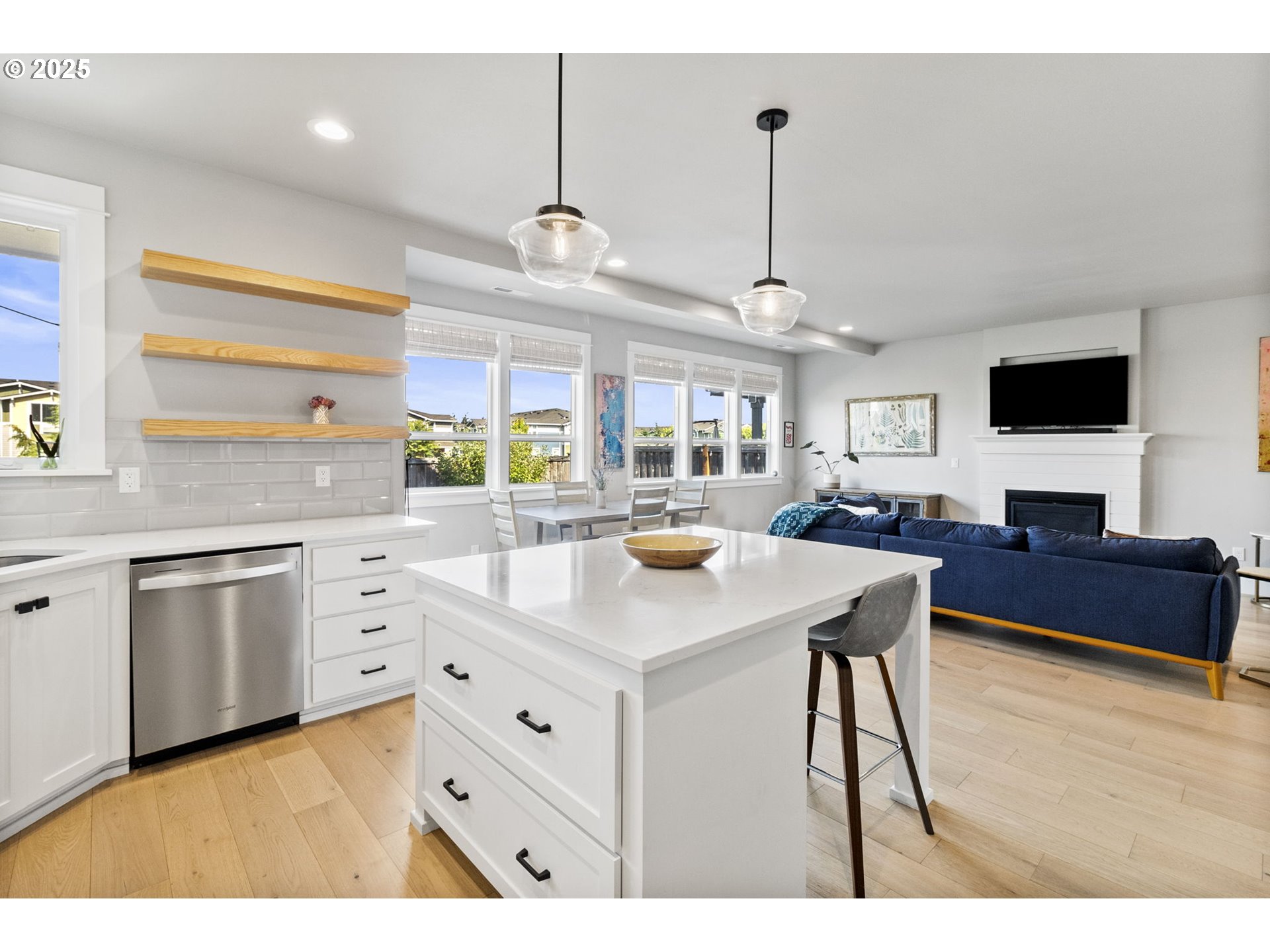 3588 Nestucca Loop Eugene, OR 97408 - Photo 9 of 39 Kitchen