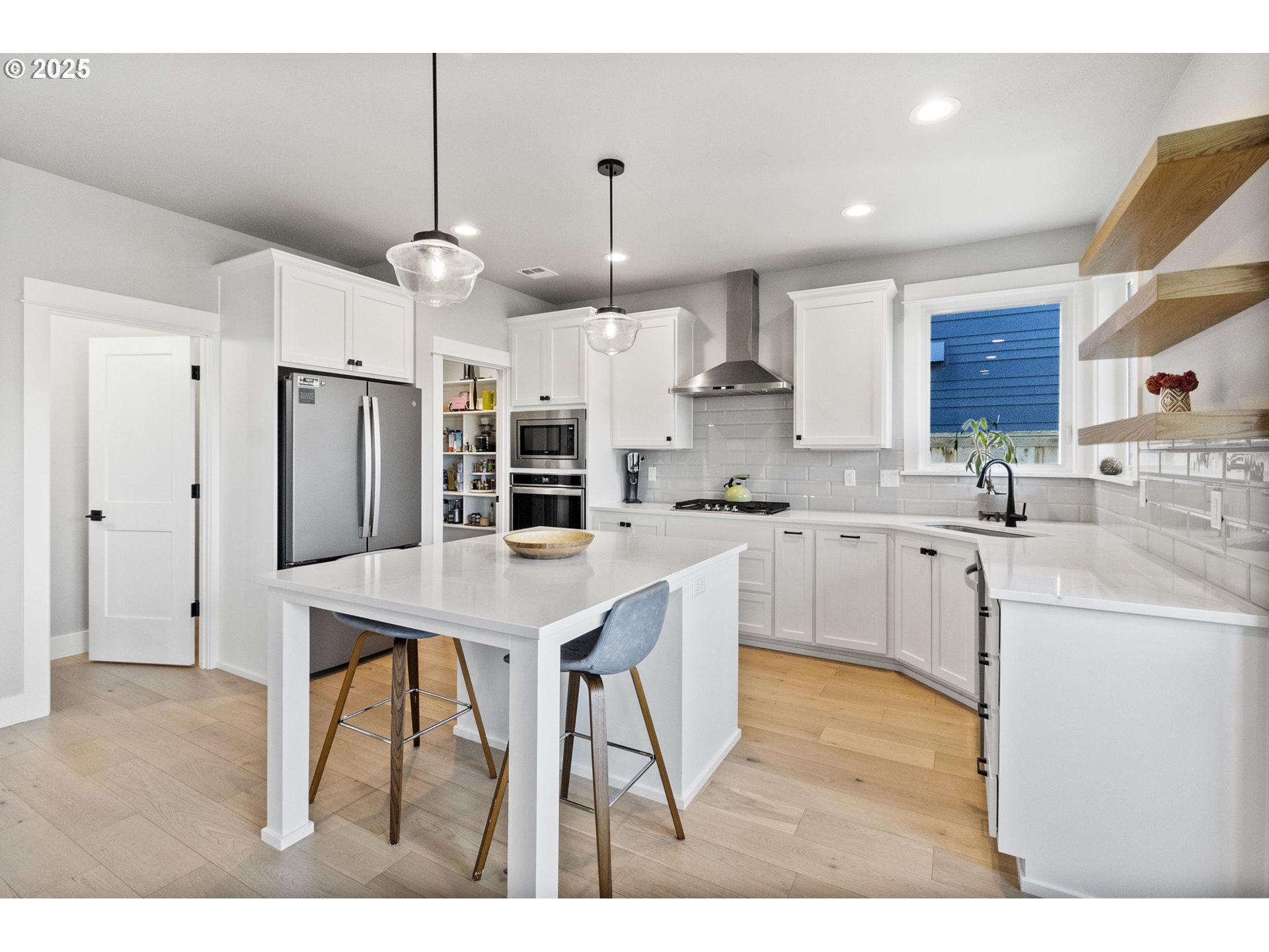 3588 Nestucca Loop Eugene, OR 97408 - Photo 10 of 39 Kitchen