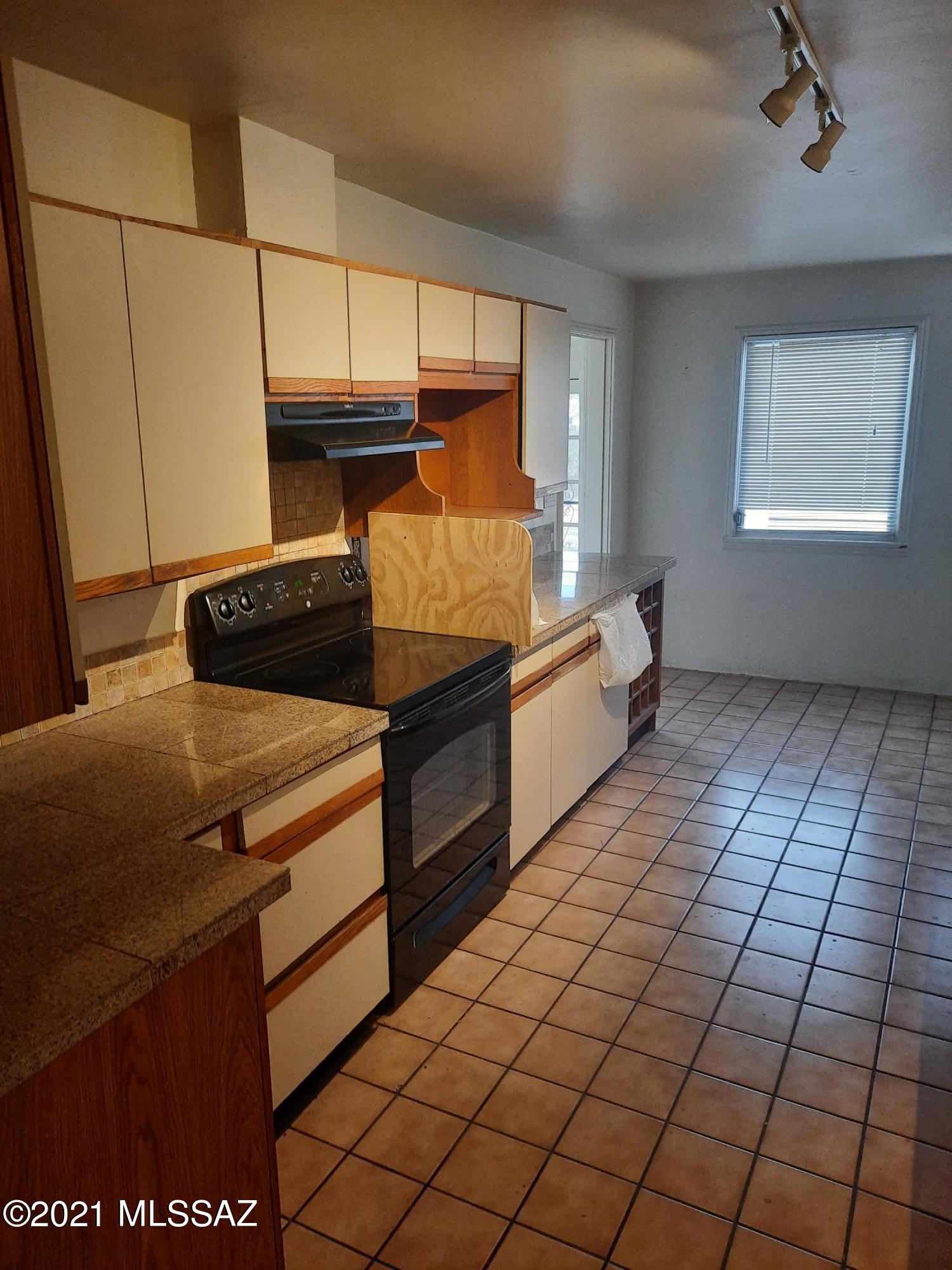 2117 East Silver Street Tucson, AZ 85719 - Photo 6 of 15