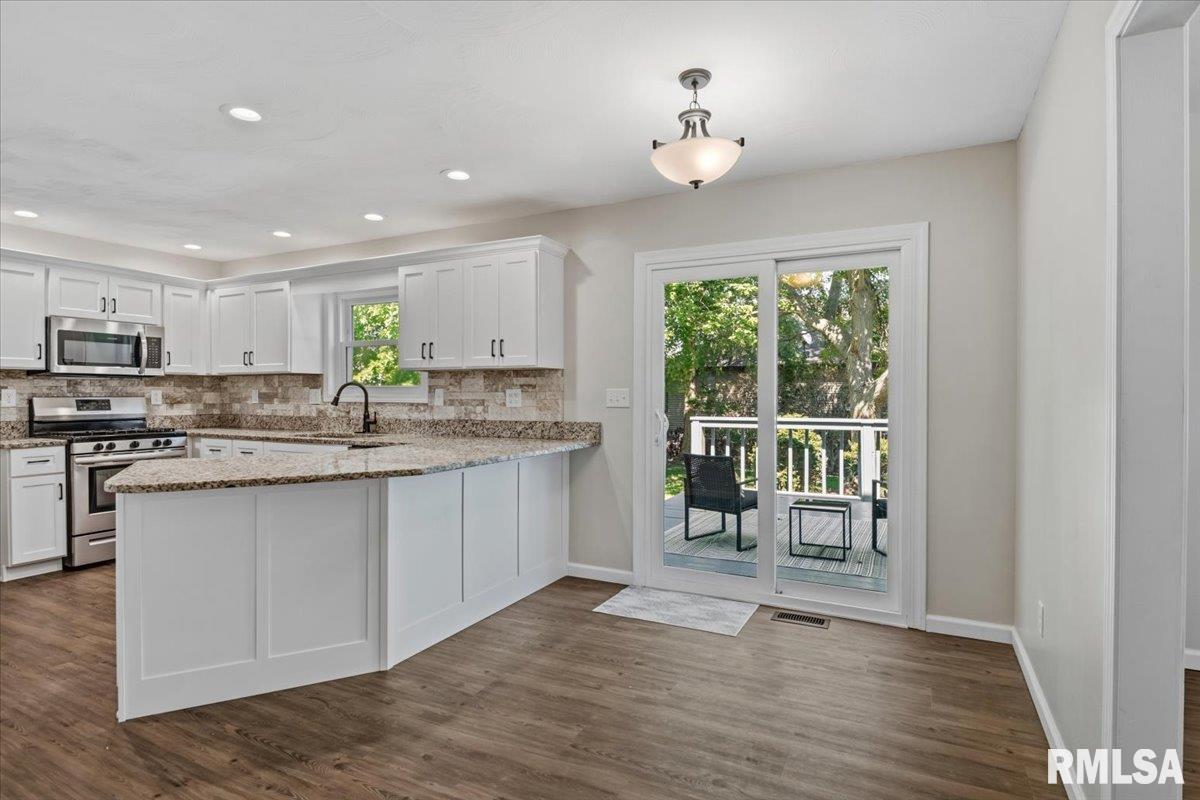408 Golf Road Springfield, IL 62704 - Photo 16 of 60