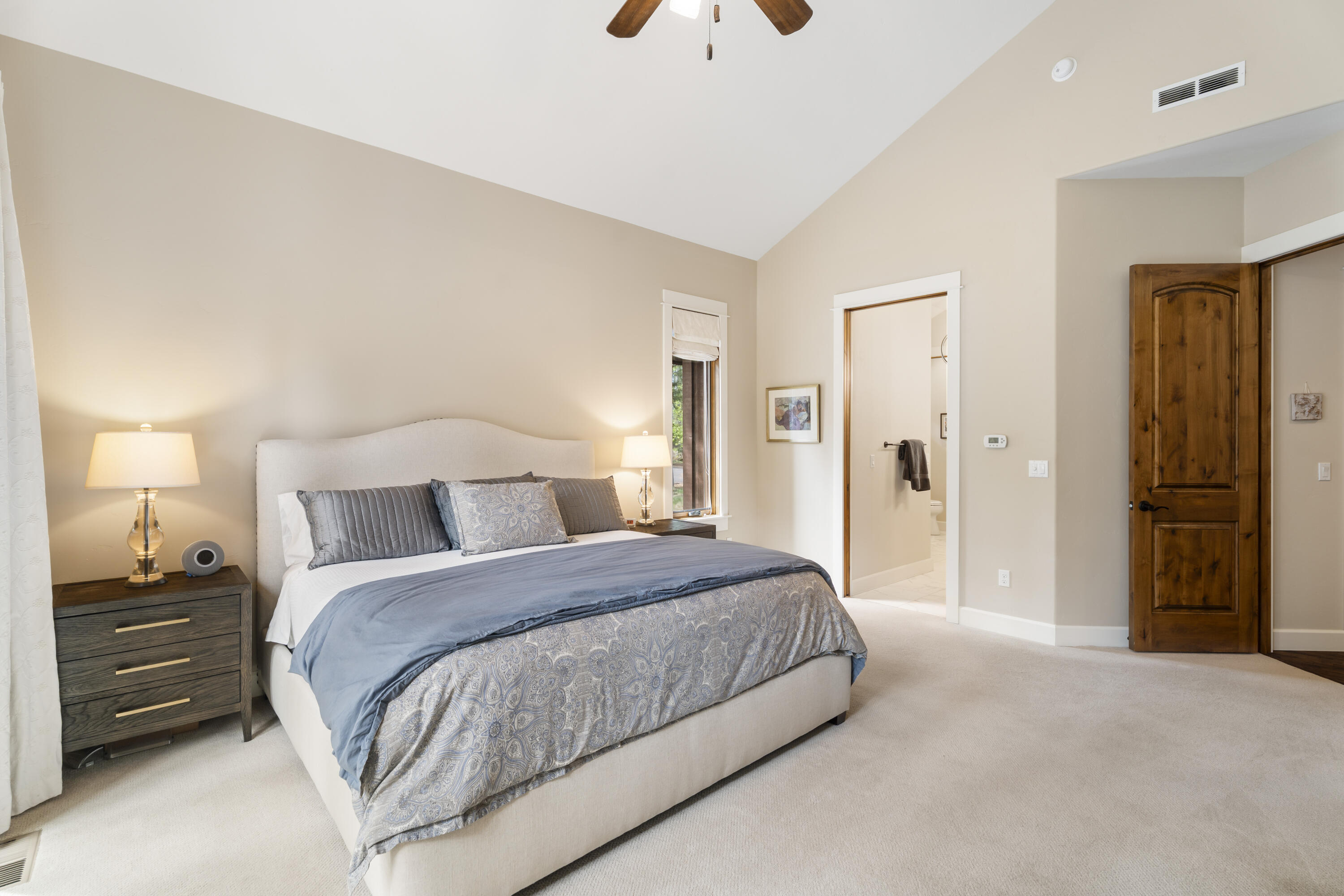 56155 Sable Rock Loop, Unit 277 Bend, OR 97707 - Photo 23 of 63 Bedroom #1 - Primary Suite