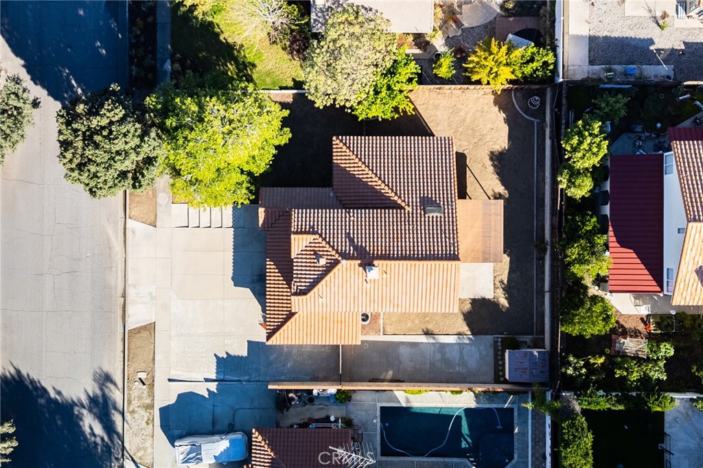1922 Alta Street Redlands, CA 92374 - Photo 40 of 45 a view of a couches and dinning table in patio