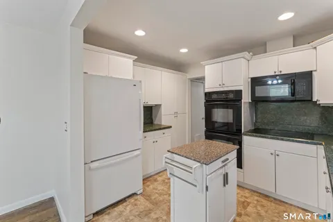 $400,000 | 23 Windaway Road, Bethel, CT 06801