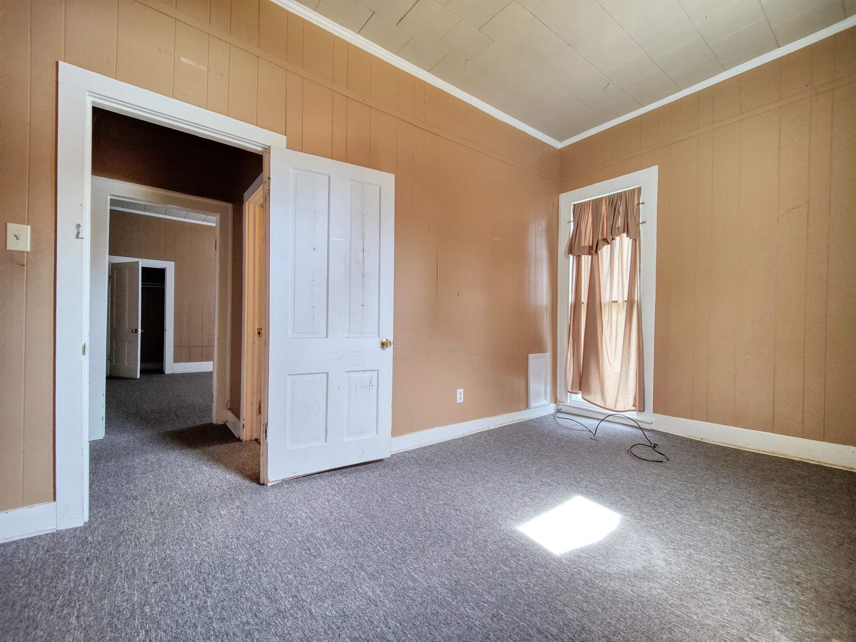 115 Walnut Lane McKenzie, TN 38201 - Photo 5 of 16 a view of an empty room with closet and a window