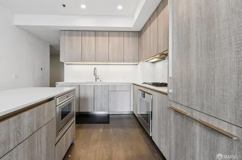 $6,995 | 333 Beale Street, Unit 8I, San Francisco, CA 94105