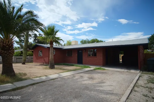 $1,725 | 721 East Joan Place, Tucson, AZ 85719