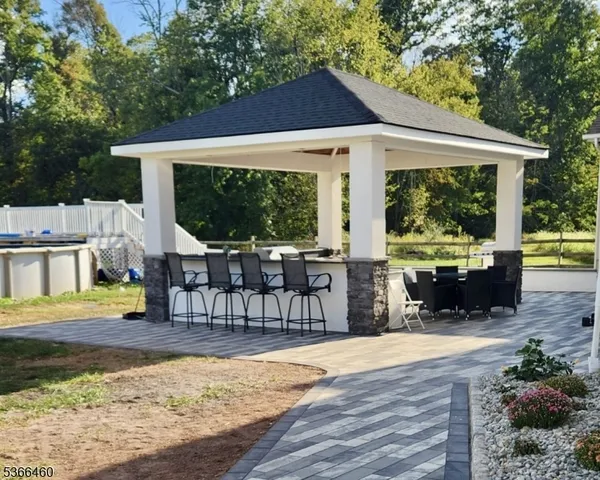 $1,200,000 | 710 County Road 513, Pittstown, NJ 08867