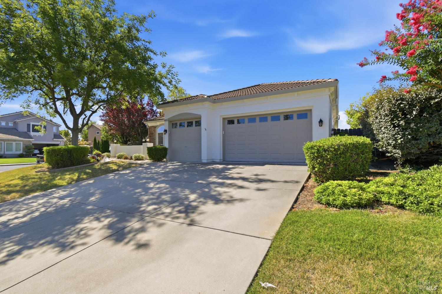 448 Three Rivers Court Vacaville, CA 95688 - Photo 3 of 44