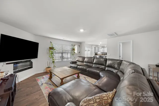 $369,000 | 2130 Eastway Drive, Dallas, NC 28034