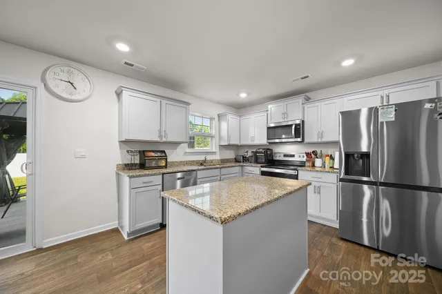 $369,000 | 2130 Eastway Drive, Dallas, NC 28034