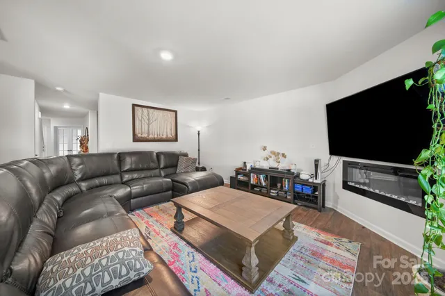 $369,000 | 2130 Eastway Drive, Dallas, NC 28034