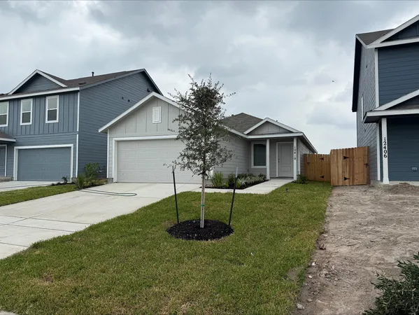 $214,990 | 5622 Shelford Birch Drive, Conroe, TX 77303