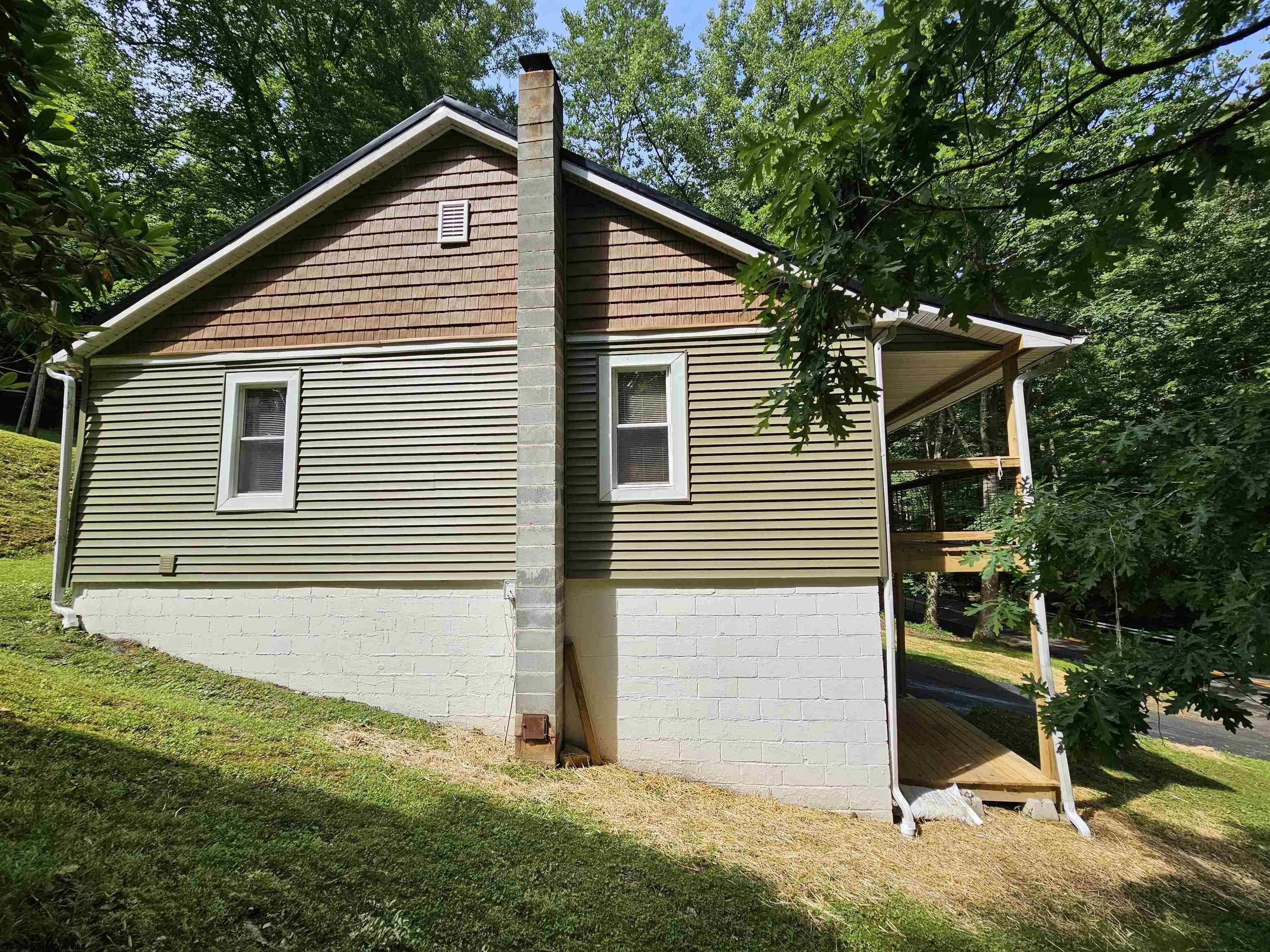 1418 Bunner Ridge Road Fairmont, WV 26554 - Photo 5 of 25 Gallery Image 5