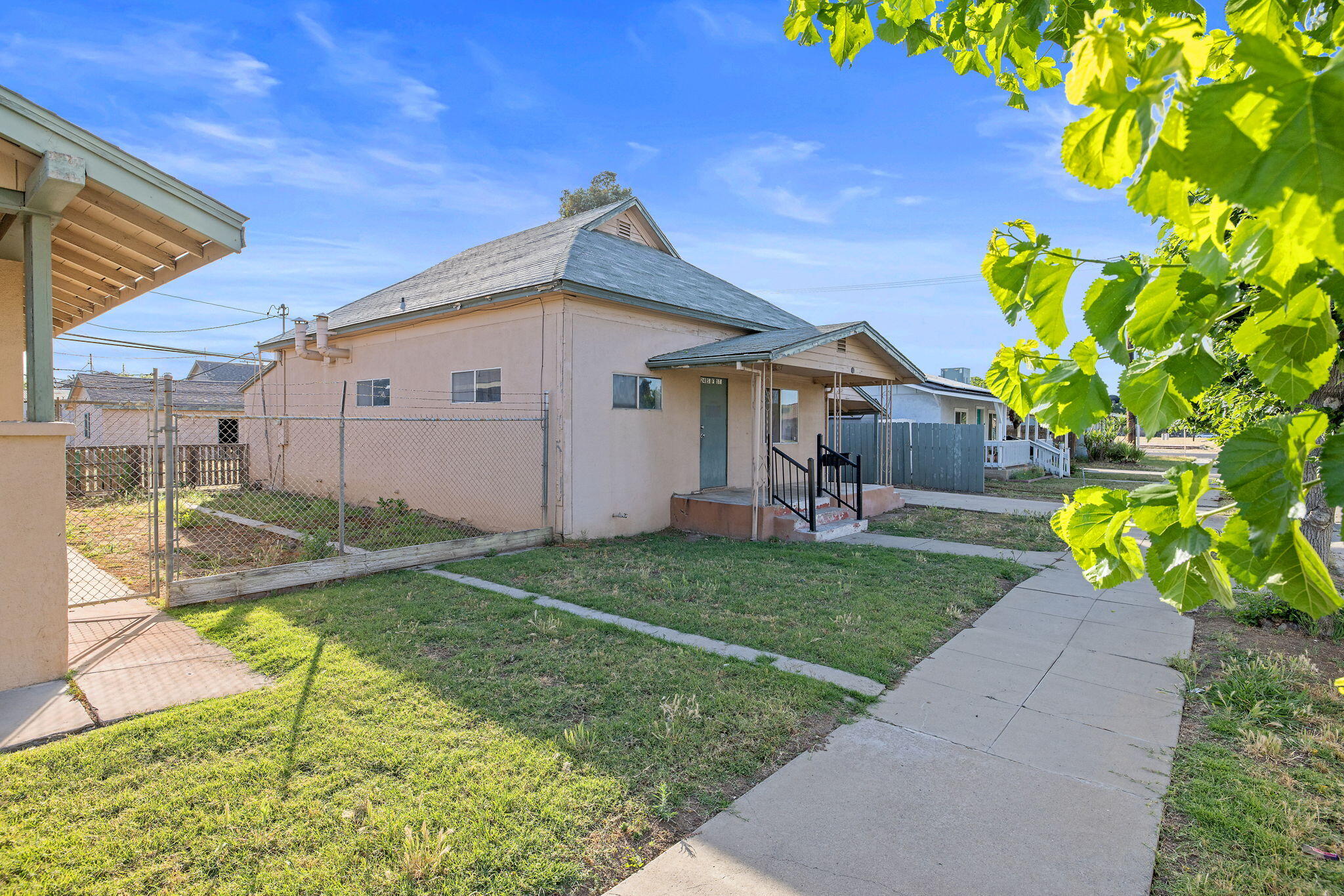 241 South F Street Exeter, CA 93221 - Photo 2 of 34 2-web-or-mls-713A7206