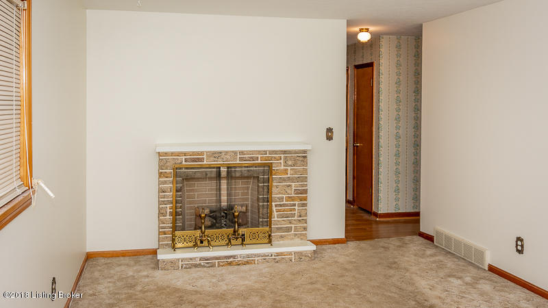 4508 Lambert Road Louisville, KY 40219 - Photo 9 of 18 _DSC3919