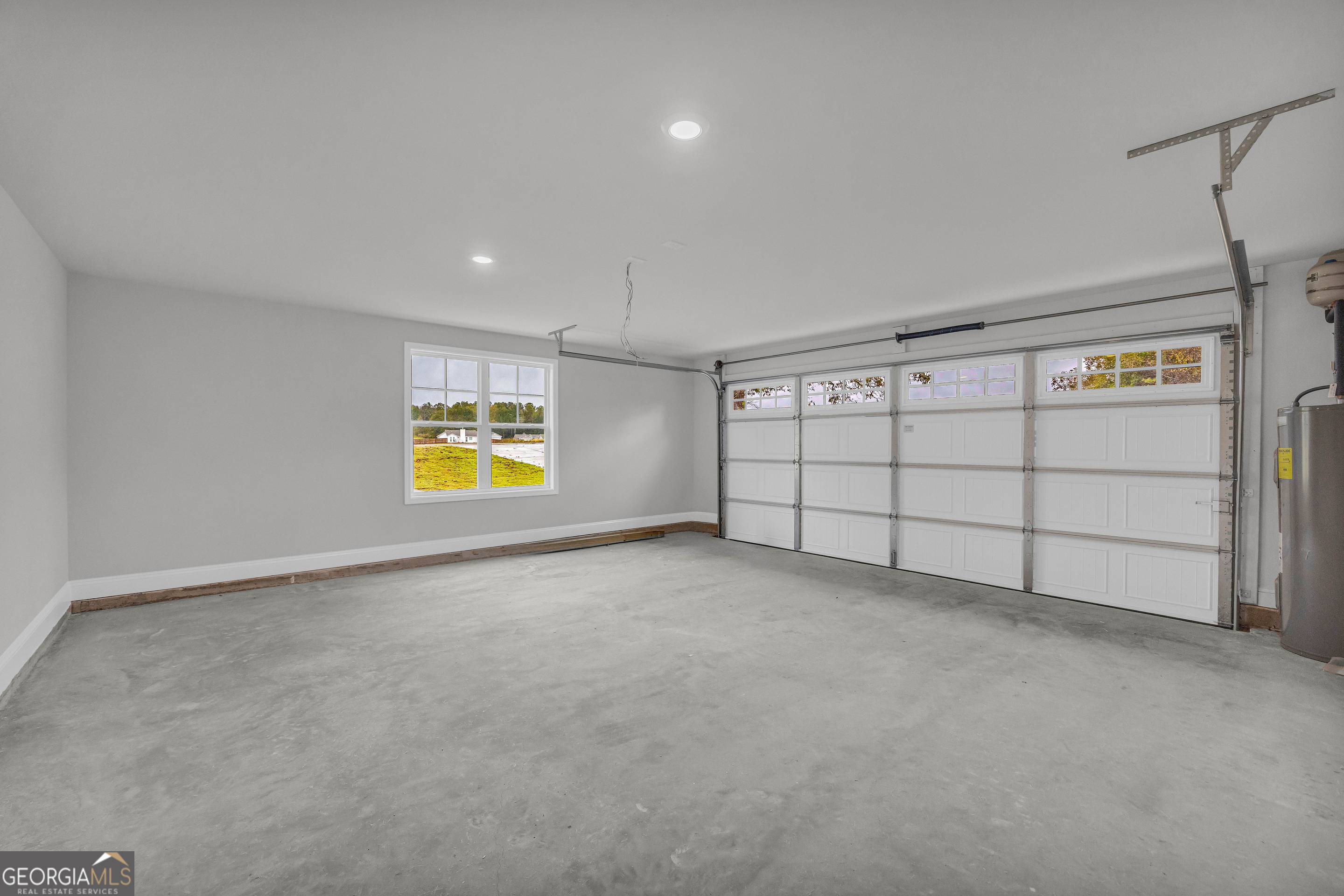 152 Sewell Road Lavonia, GA 30553 - Photo 21 of 60 a view of a garage