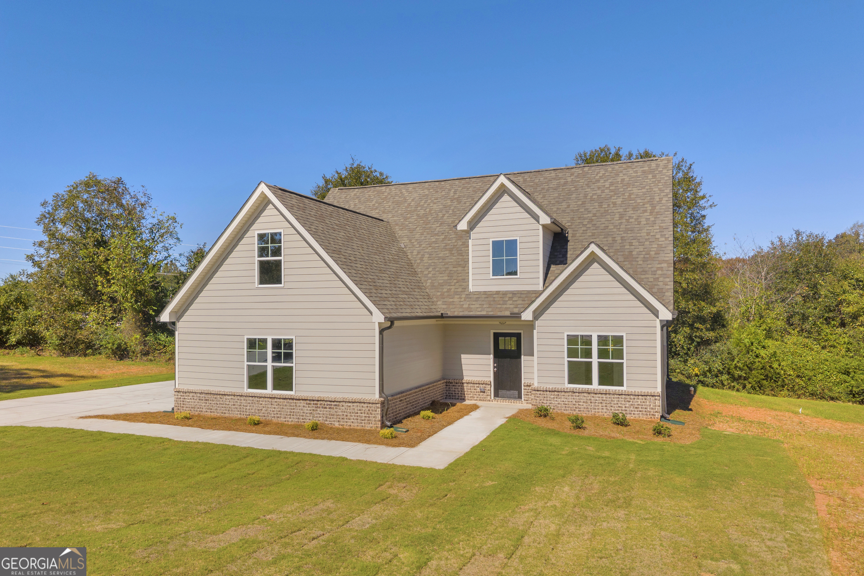 152 Sewell Road Lavonia, GA 30553 - Photo 51 of 60 a view of a house with a yard