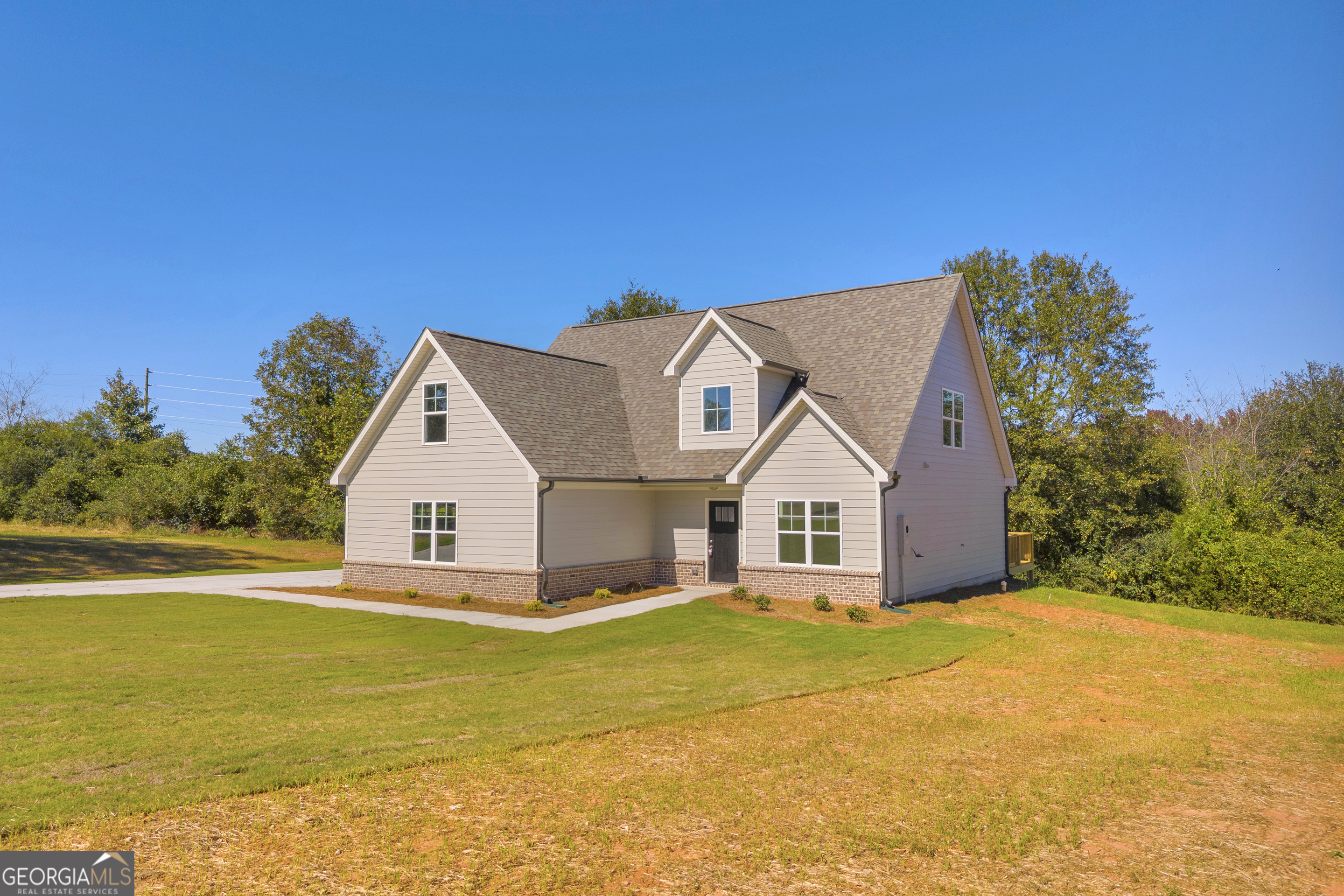 152 Sewell Road Lavonia, GA 30553 - Photo 53 of 60 a view of a house with a ocean view