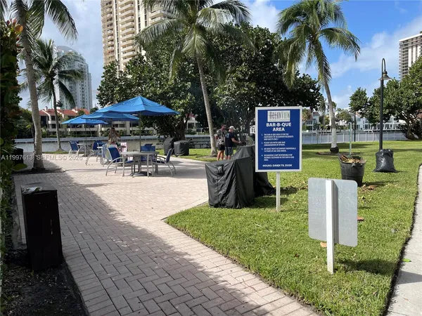 $3,800 | 19390 Collins Avenue, Unit PH2, Sunny Isles Beach, FL 33160