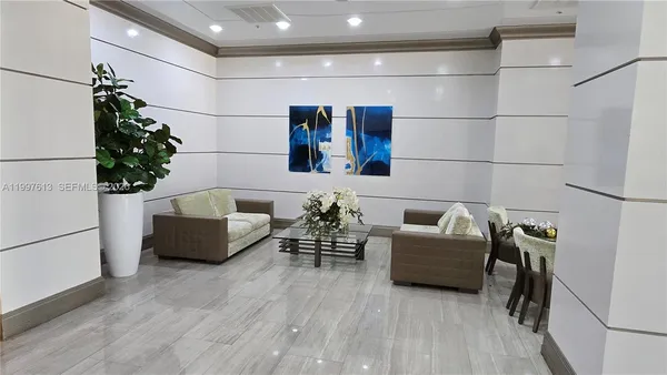 $3,800 | 19390 Collins Avenue, Unit PH2, Sunny Isles Beach, FL 33160