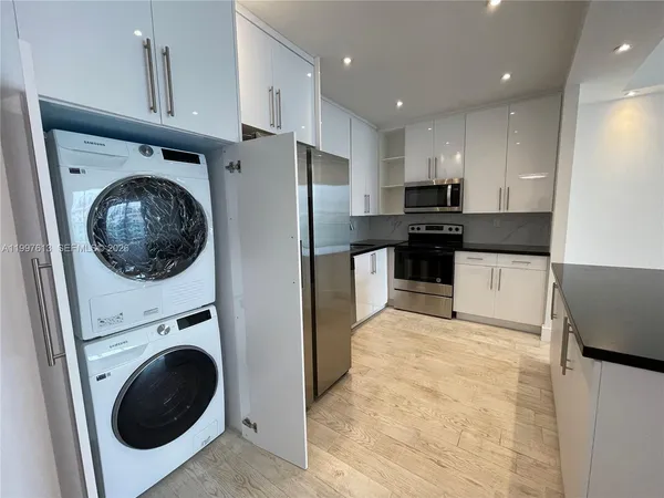 $3,800 | 19390 Collins Avenue, Unit PH2, Sunny Isles Beach, FL 33160